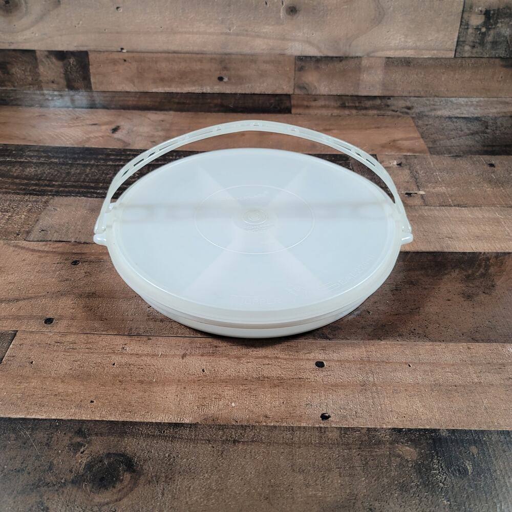 Tupperware 12" Round Carrier 405-1 with Lid 224-11